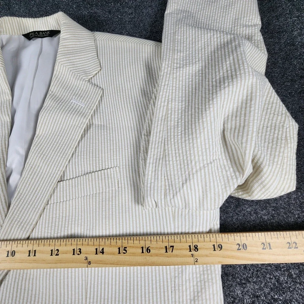 Jos. A. Bank Stays Cool Seersucker Blazer Mens 38R Tan White Striped Sport Coat